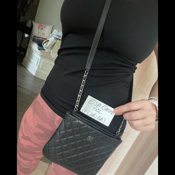 SOLD- Chanel calfskin crossbody bag - Picture 5 of 6